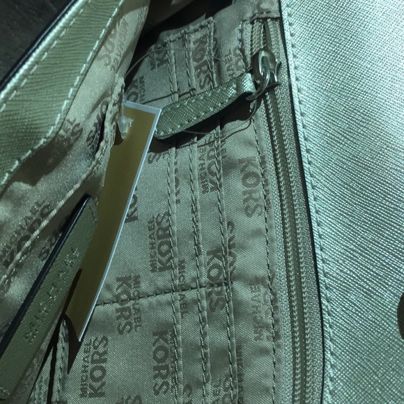 MICHAEL KORS CLUTCH EMBOSSED LEATHER "Tina" NWT - Picture 8 of 8